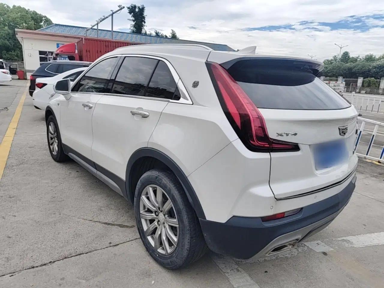 Cadillac XT4 2020 28T Two-Wheel-Drive Leading Version — миниатюра 4