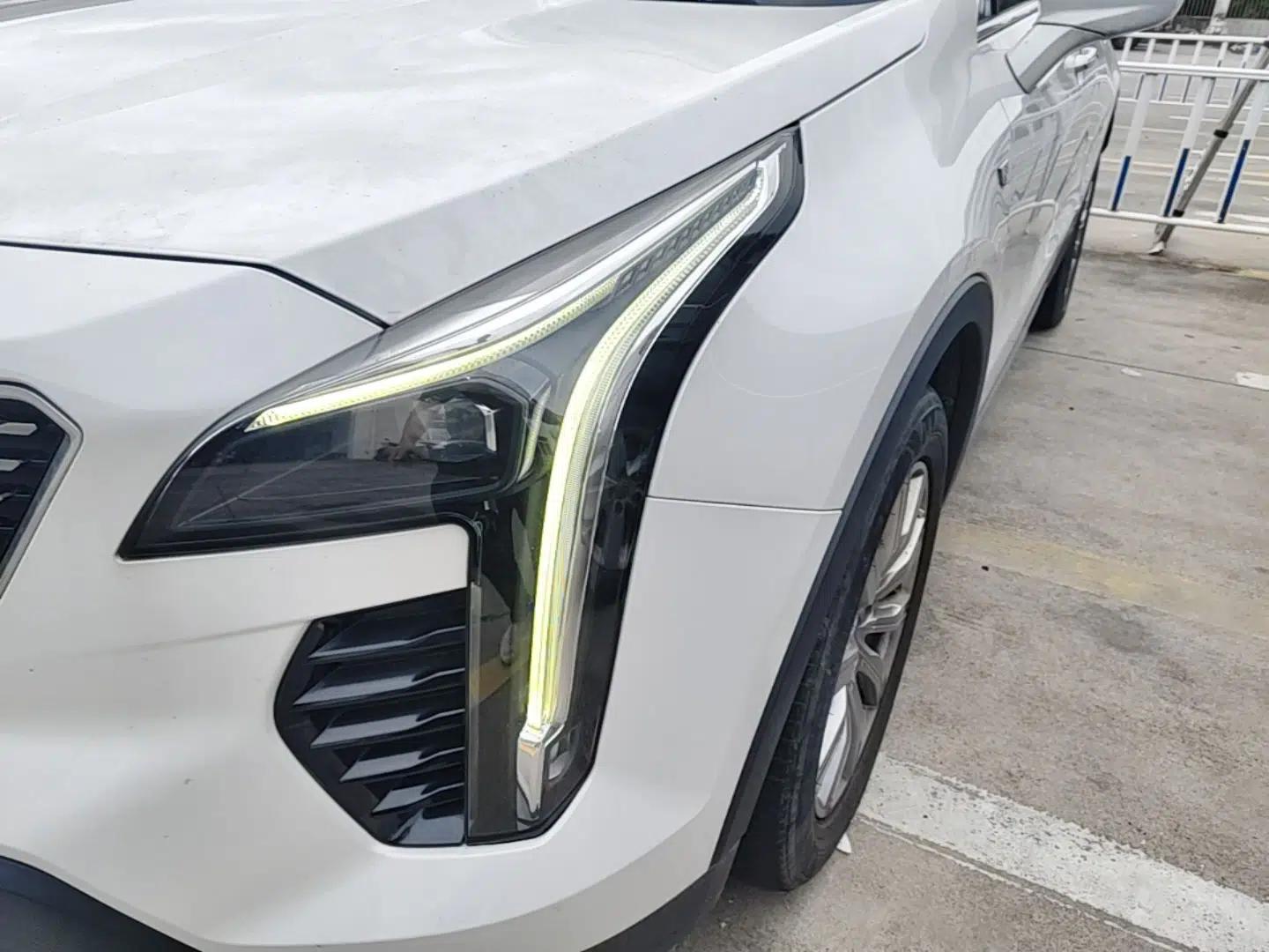 Cadillac XT4 2020 28T Two-Wheel-Drive Leading Version — миниатюра 8