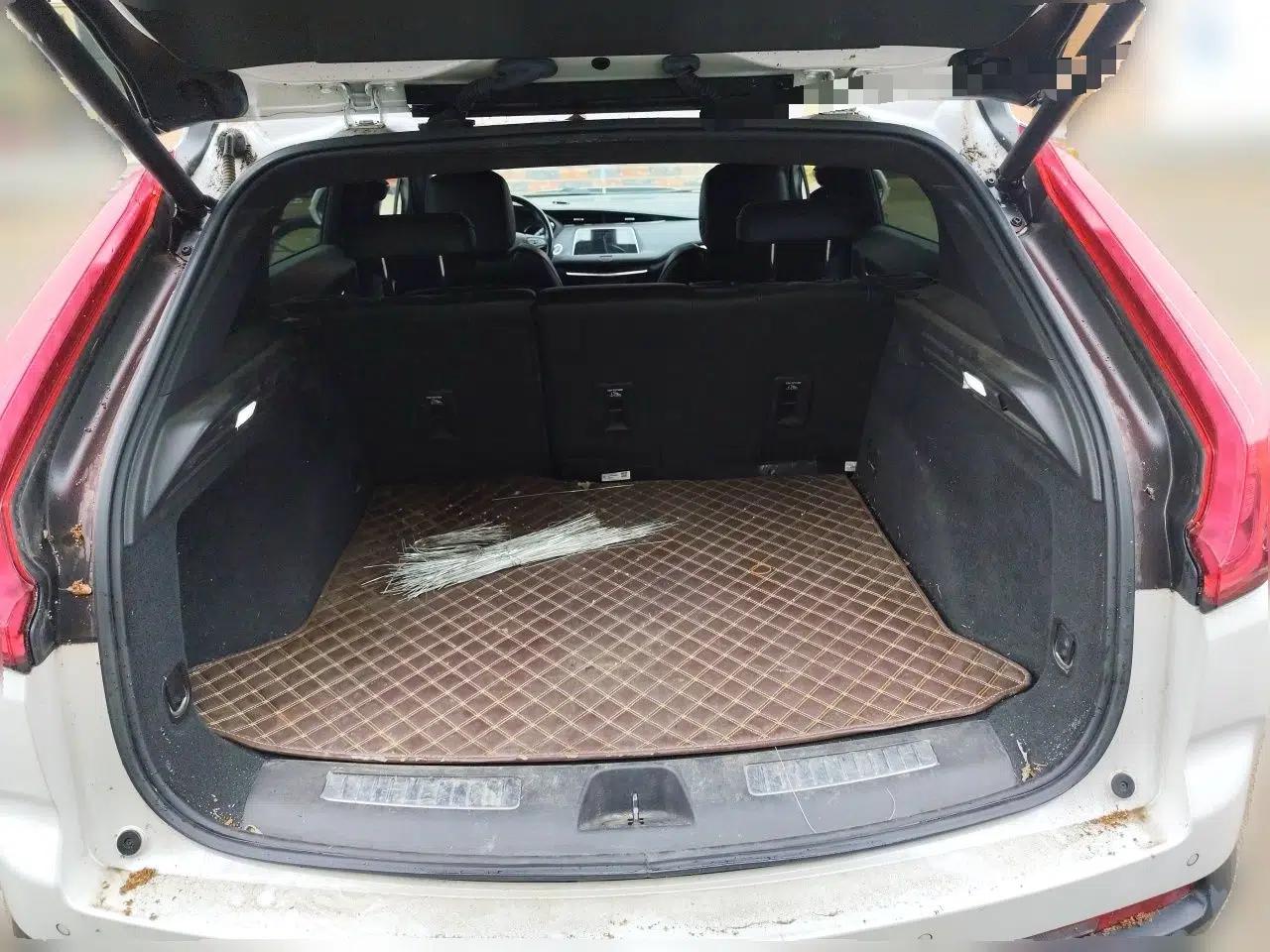 Cadillac XT4 2018 28T Two-Wheel Drive Leading Version — миниатюра 19