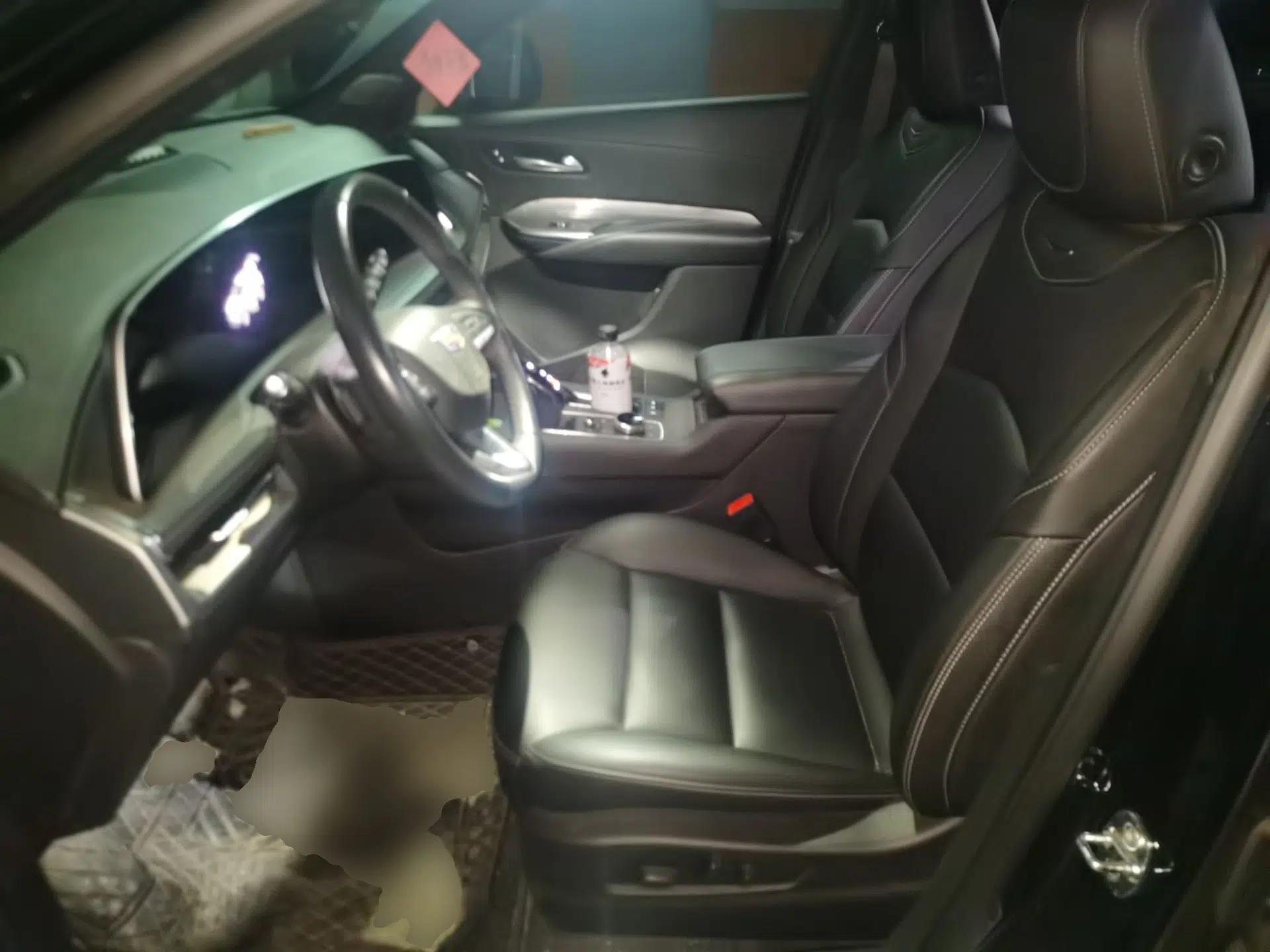 Cadillac XT4 2024 28T Two-Wheel-Drive Luxury Version — миниатюра 15