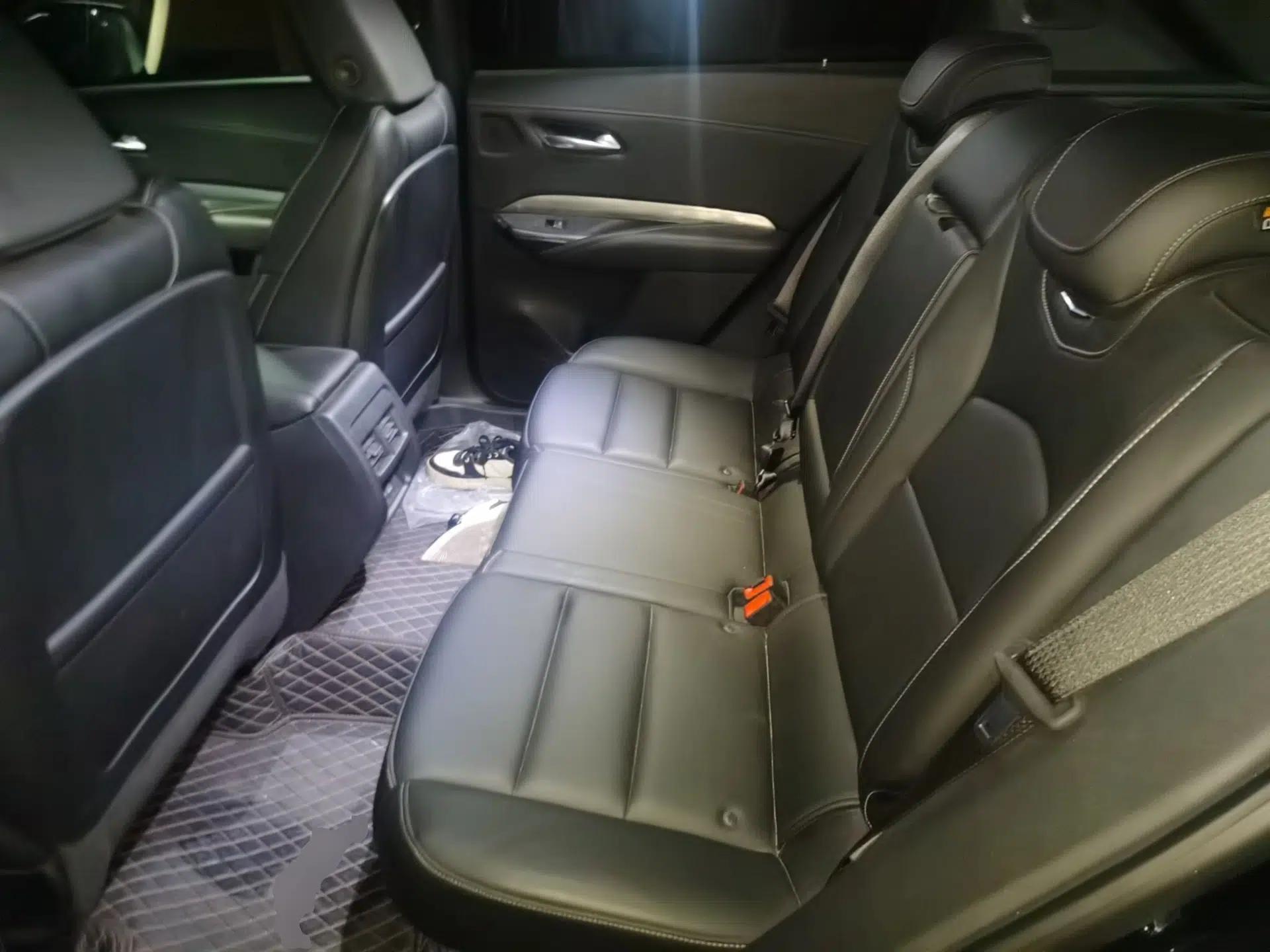 Cadillac XT4 2024 28T Two-Wheel-Drive Luxury Version — миниатюра 17