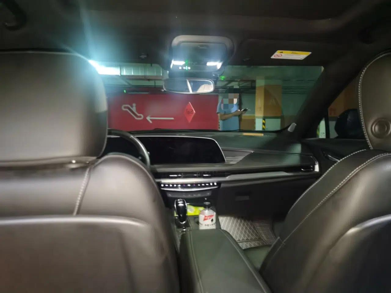 Cadillac XT4 2024 28T Two-Wheel-Drive Luxury Version — миниатюра 18