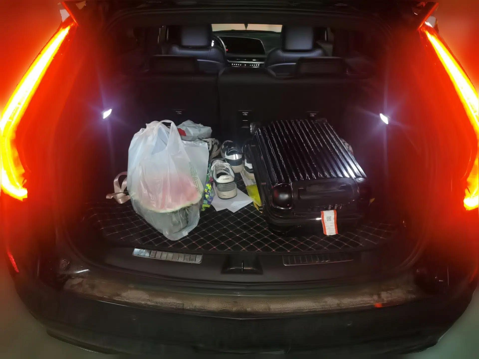 Cadillac XT4 2024 28T Two-Wheel-Drive Luxury Version — миниатюра 19