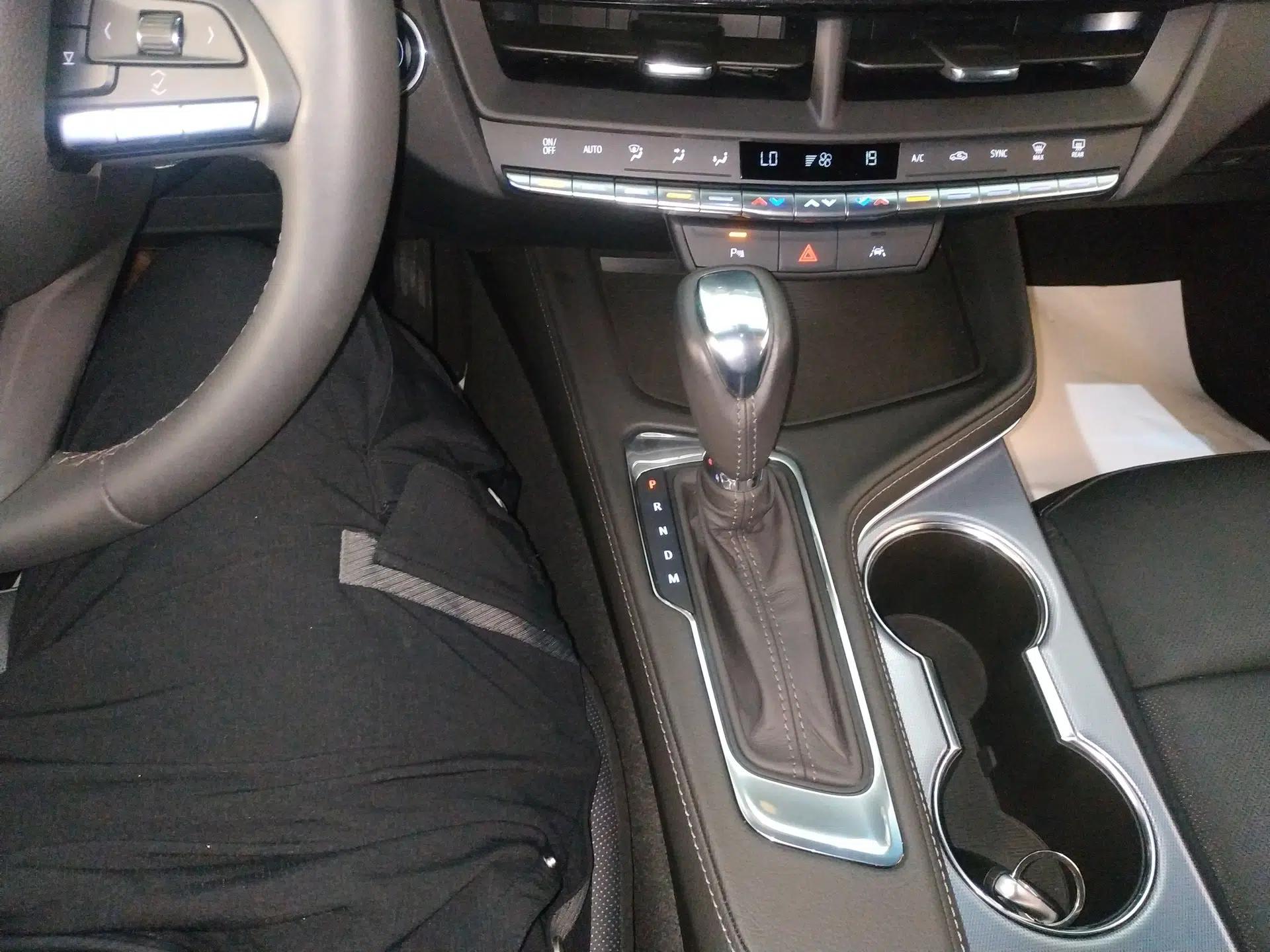 Cadillac CT4 2023 25T Luxury Model — миниатюра 16