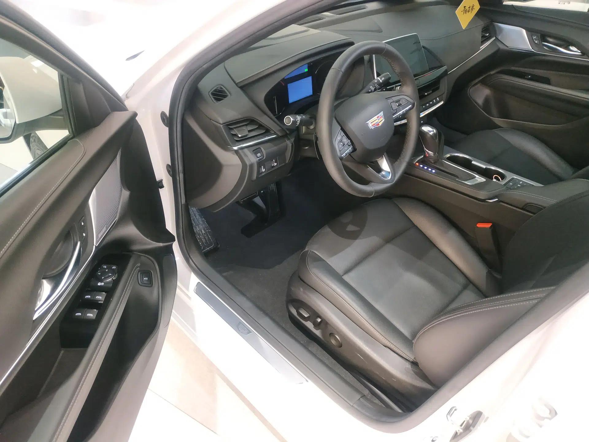 Cadillac CT4 2023 25T Luxury Model — миниатюра 18