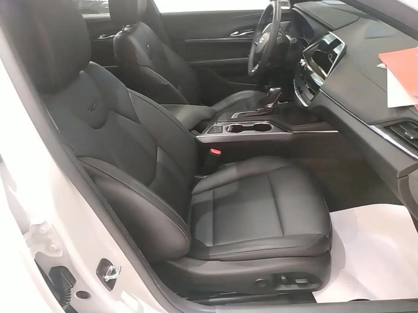 Cadillac CT4 2023 25T Luxury Model — миниатюра 19