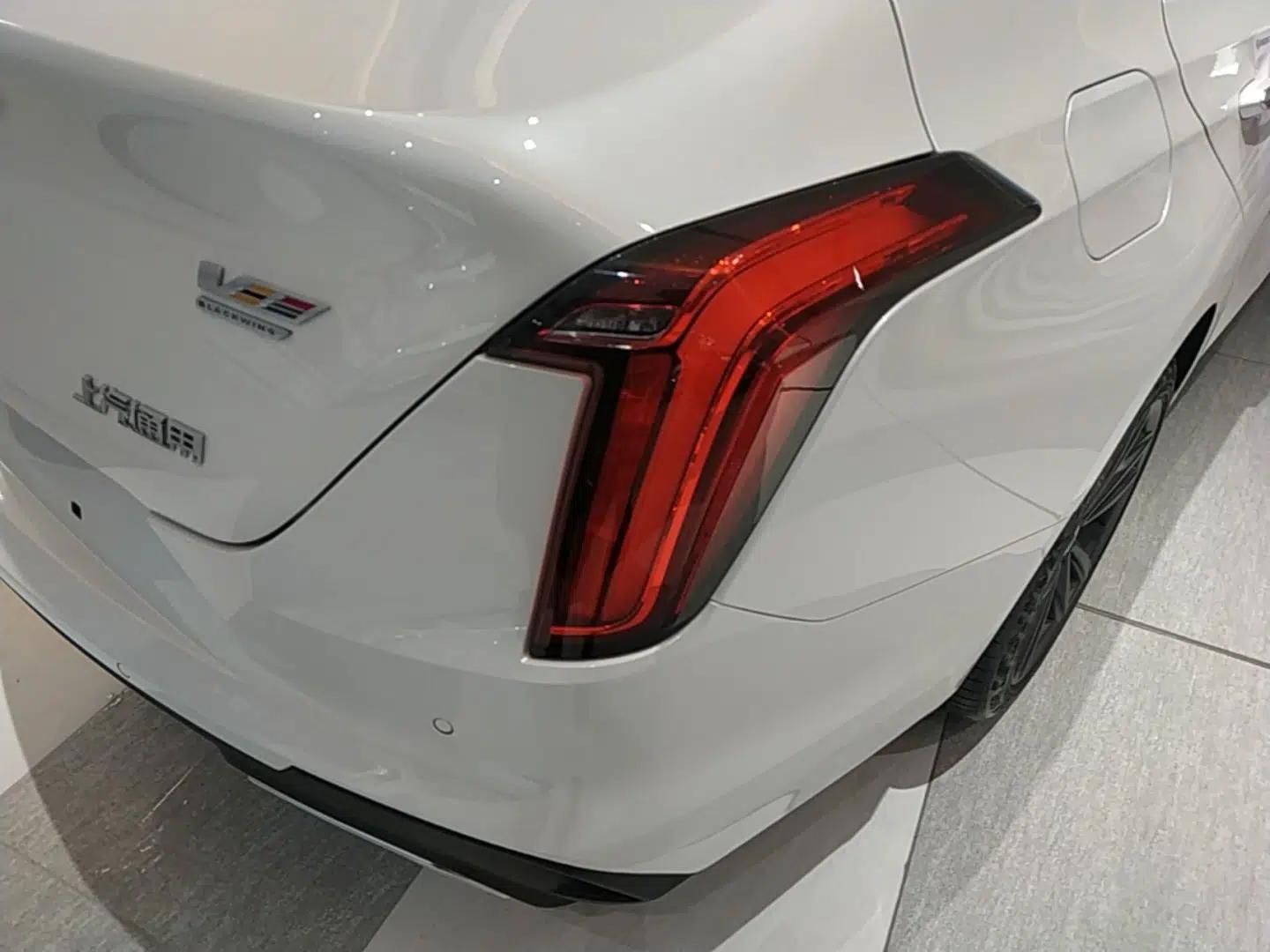Cadillac CT4 2023 25T Luxury Model — миниатюра 9
