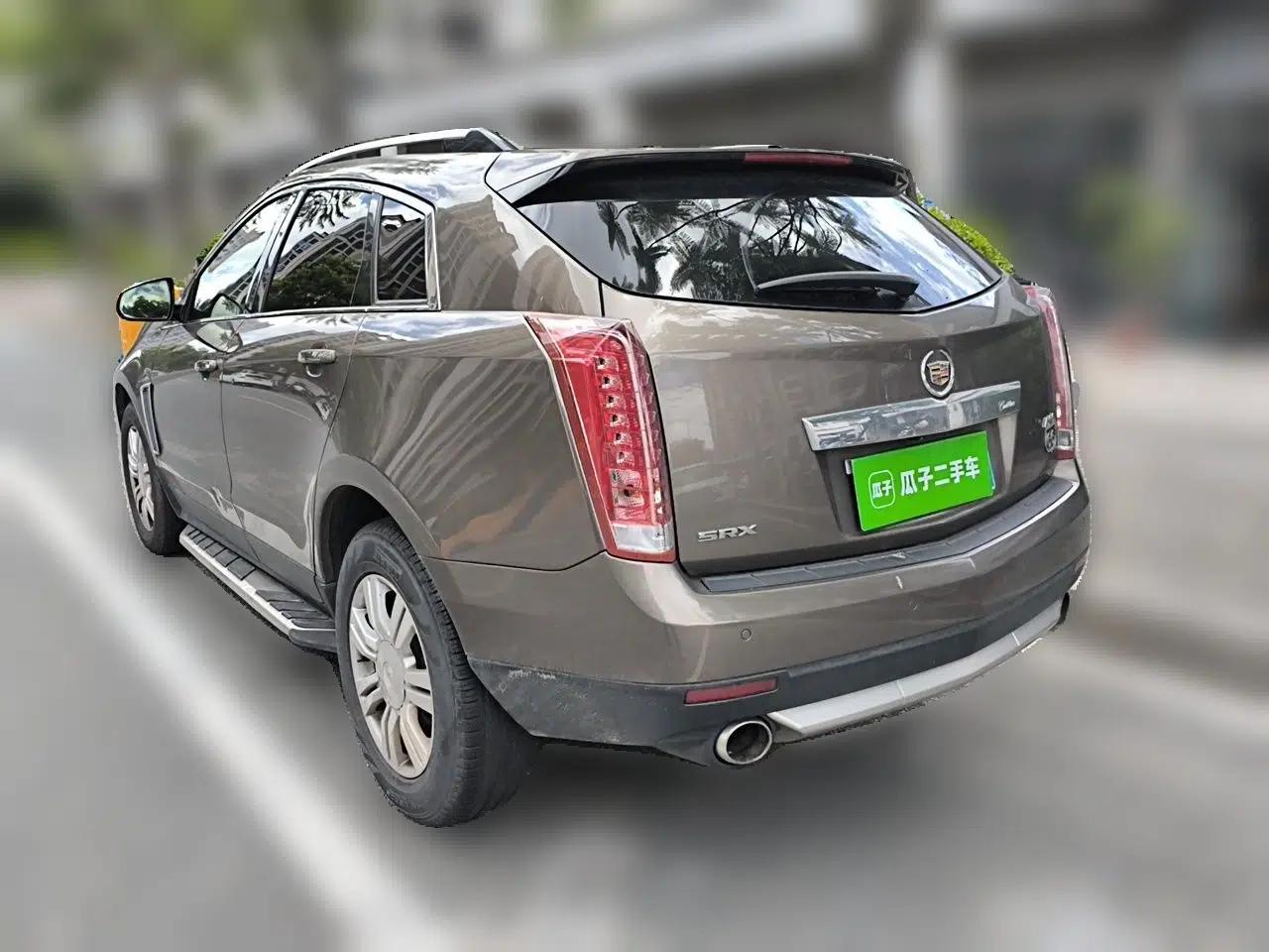 Cadillac SRX 2014 3.0L Elite Model — миниатюра 4