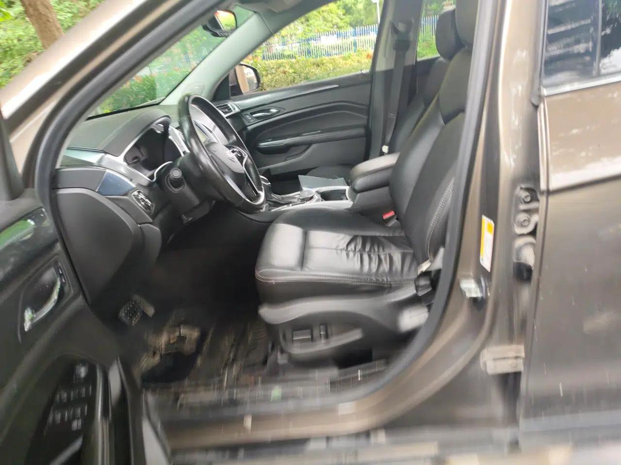Cadillac SRX 2015 3.0L Comfort Version — миниатюра 15
