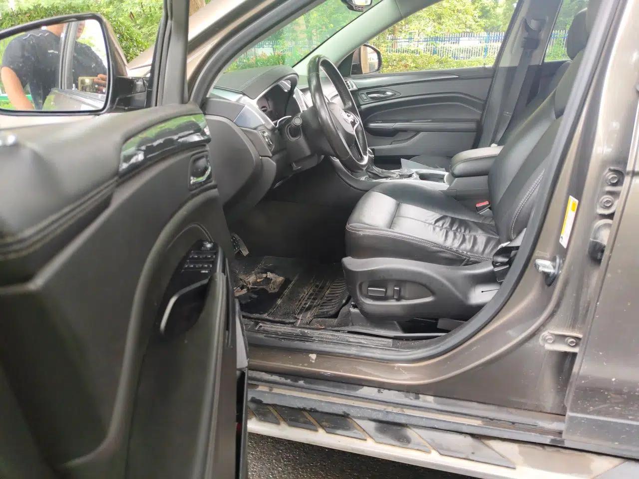 Cadillac SRX 2015 3.0L Comfort Version — миниатюра 16
