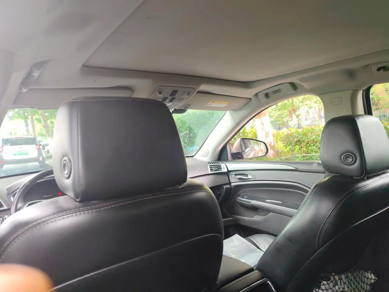 Cadillac SRX 2015 3.0L Comfort Version — миниатюра 18