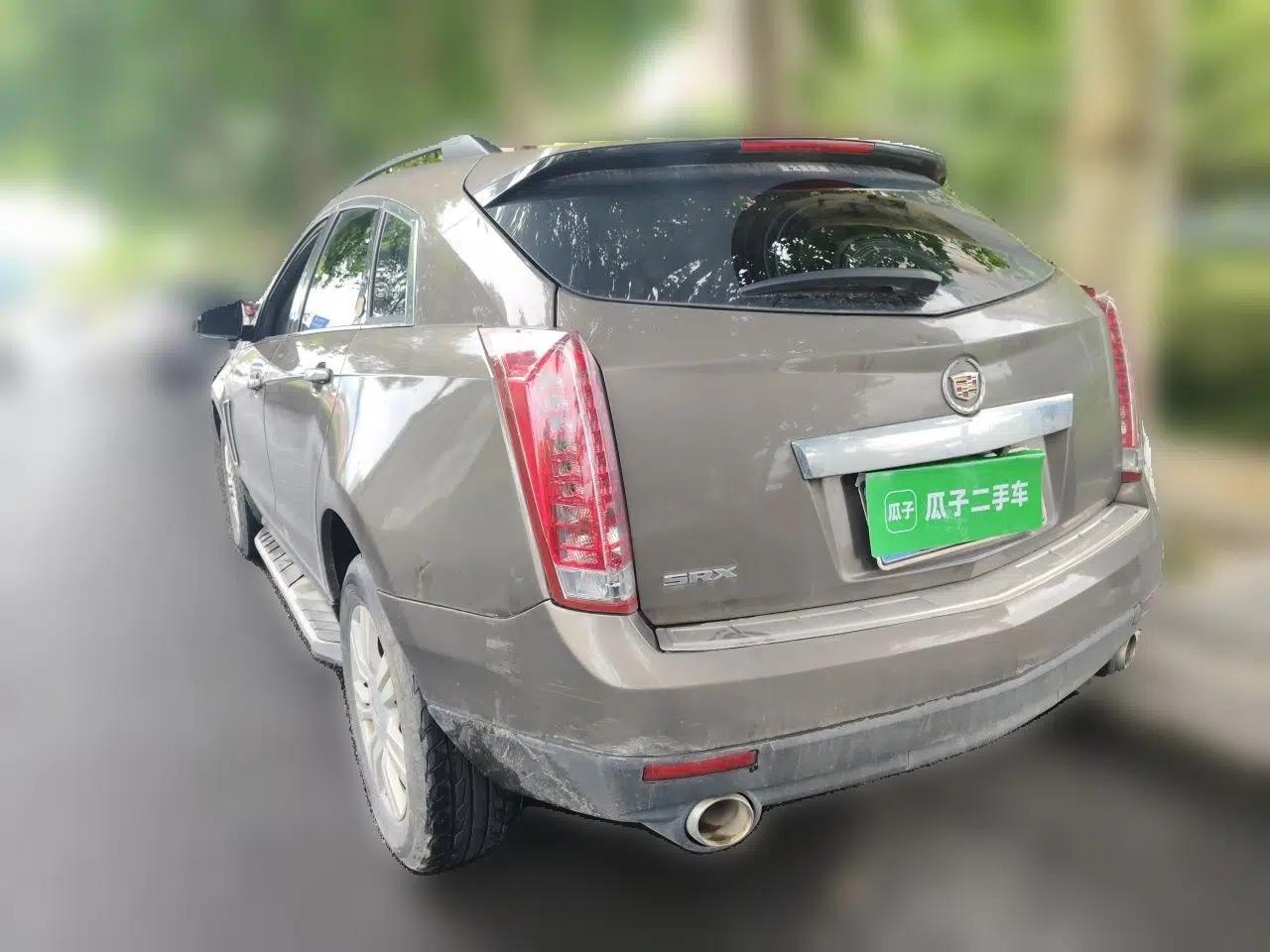 Cadillac SRX 2015 3.0L Comfort Version — миниатюра 4