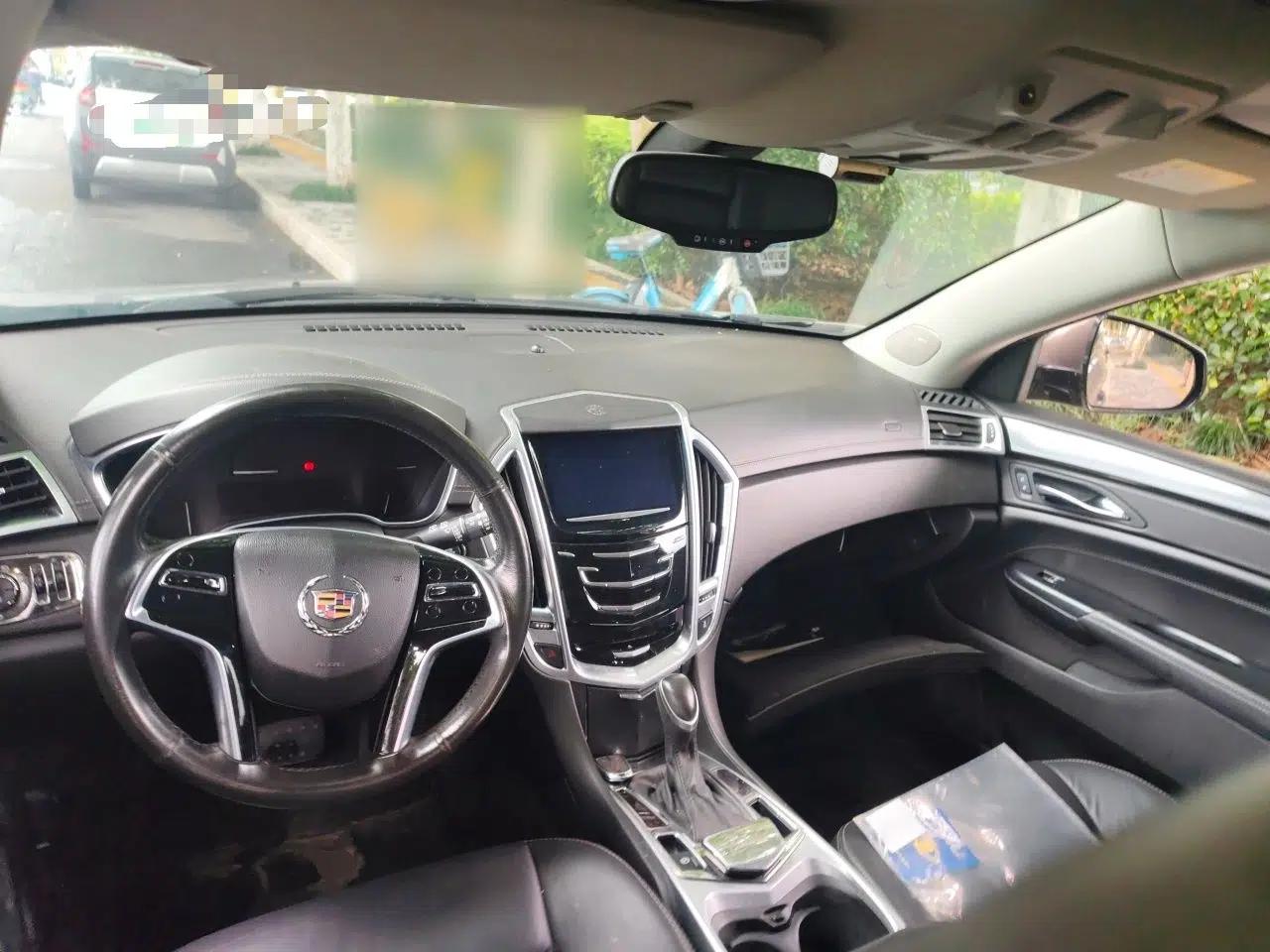 Cadillac SRX 2015 3.0L Comfort Version — миниатюра 9