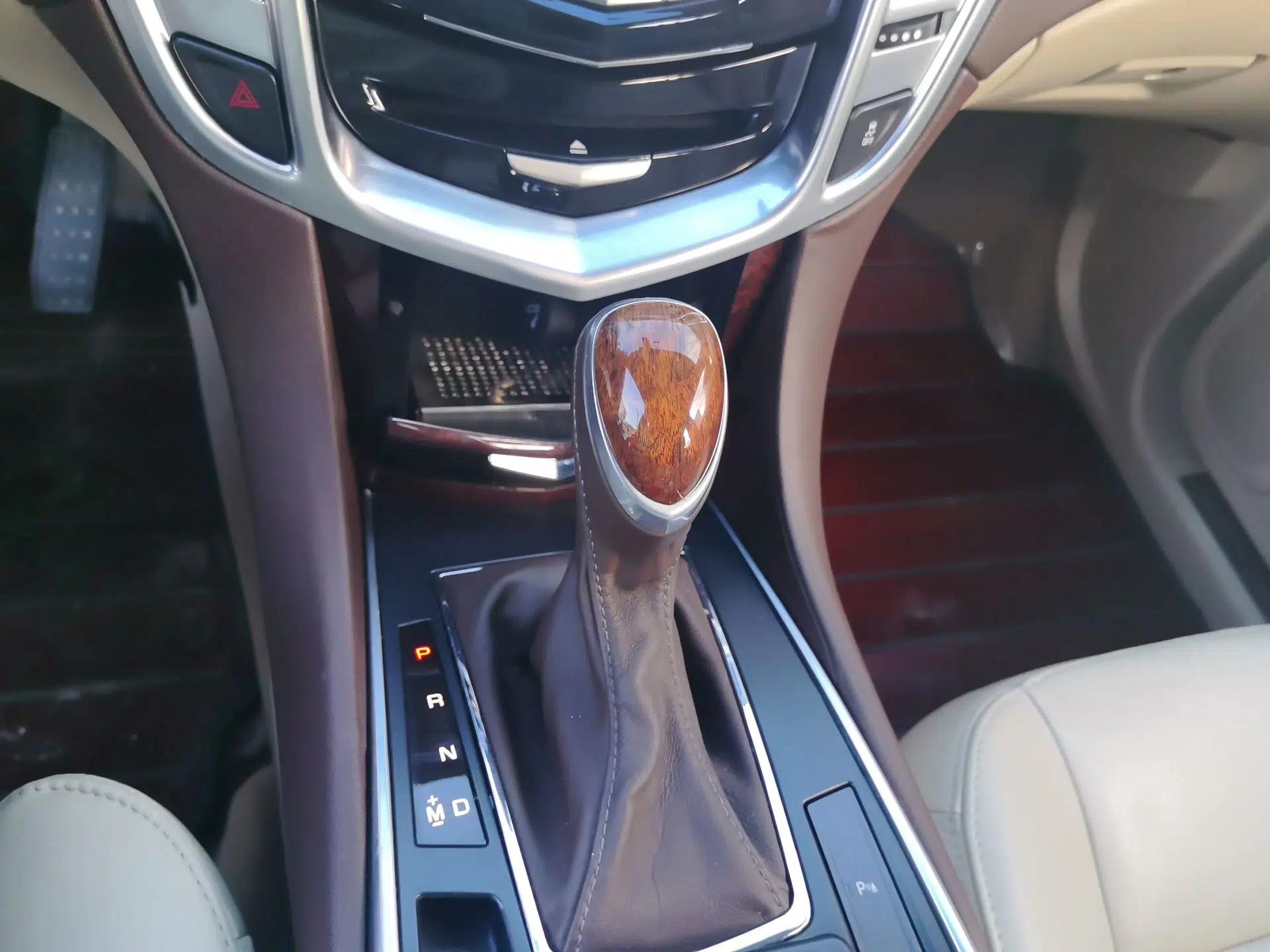 Cadillac SRX 2014 3.0L Leading Model — миниатюра 14