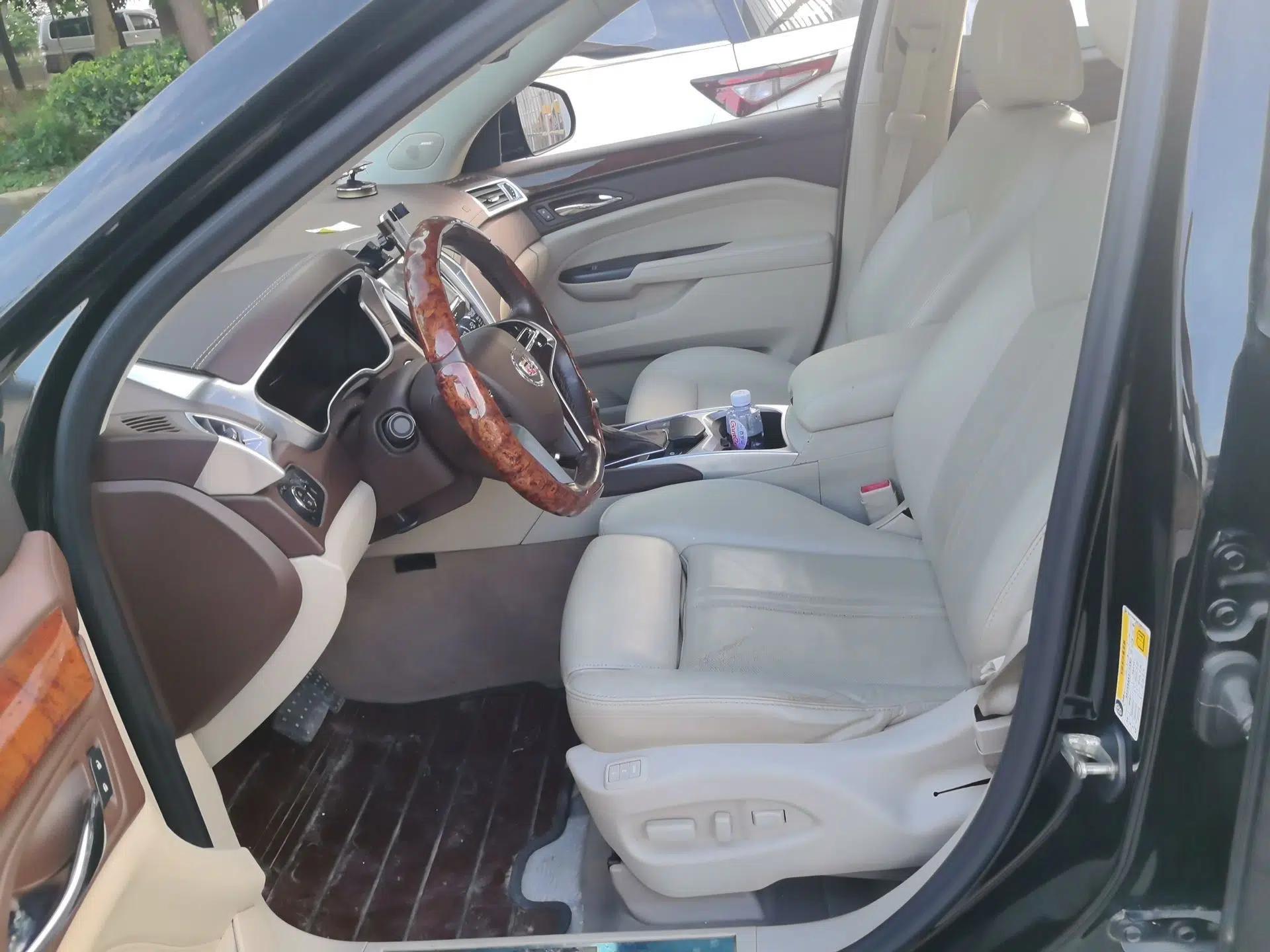 Cadillac SRX 2014 3.0L Leading Model — миниатюра 15