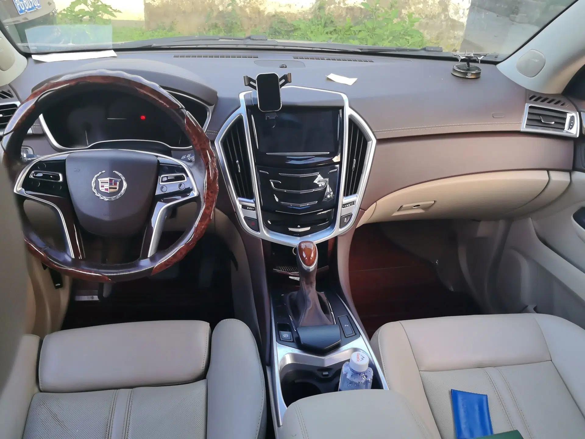 Cadillac SRX 2014 3.0L Leading Model — миниатюра 9