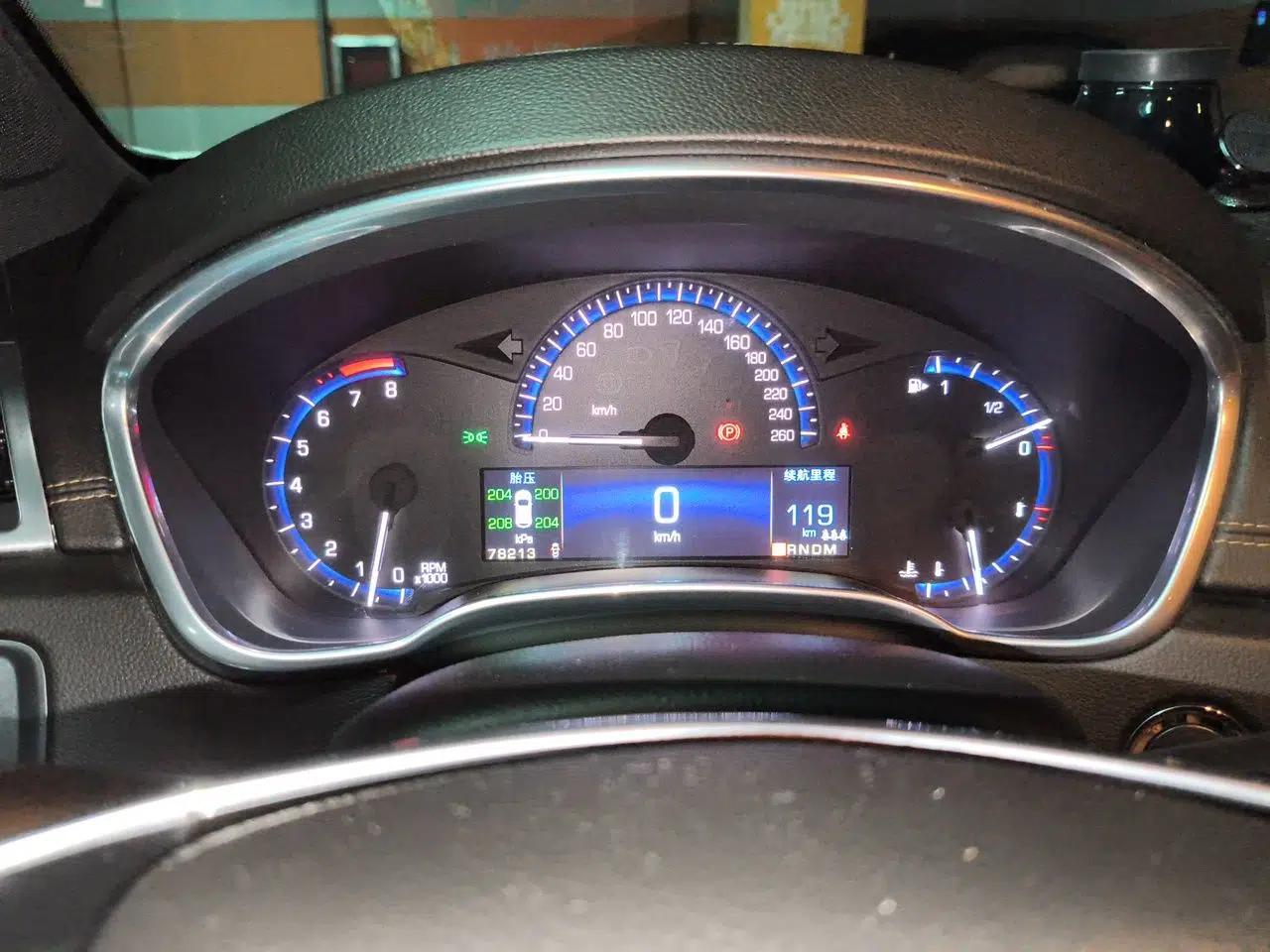 Cadillac SRX 2013 3.0L Elite Model — миниатюра 11