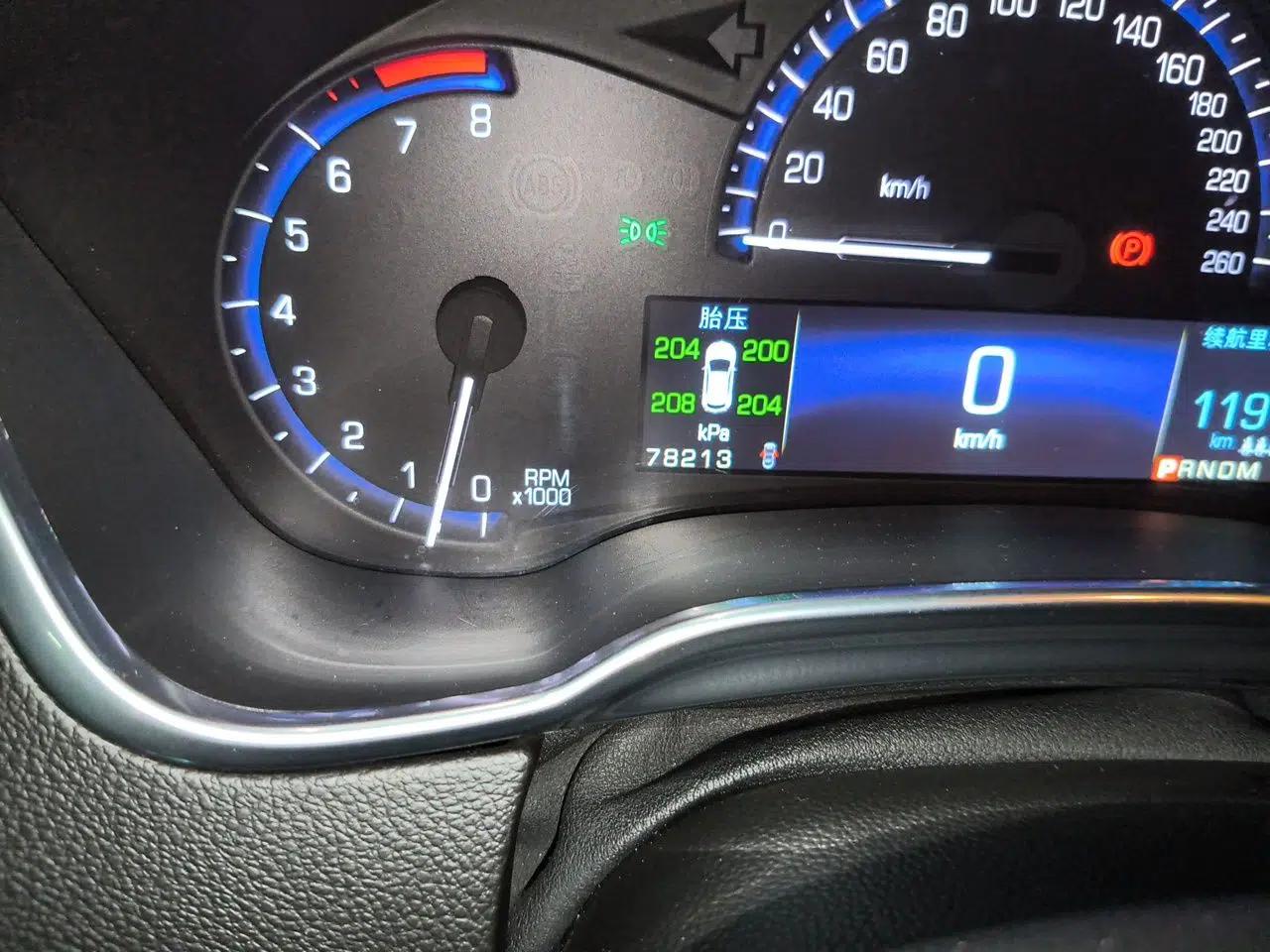 Cadillac SRX 2013 3.0L Elite Model — миниатюра 12