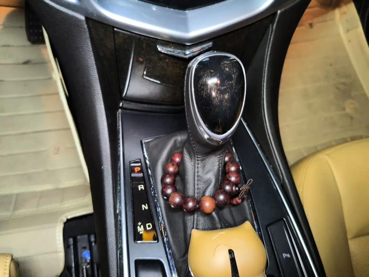 Cadillac SRX 2013 3.0L Elite Model — миниатюра 14