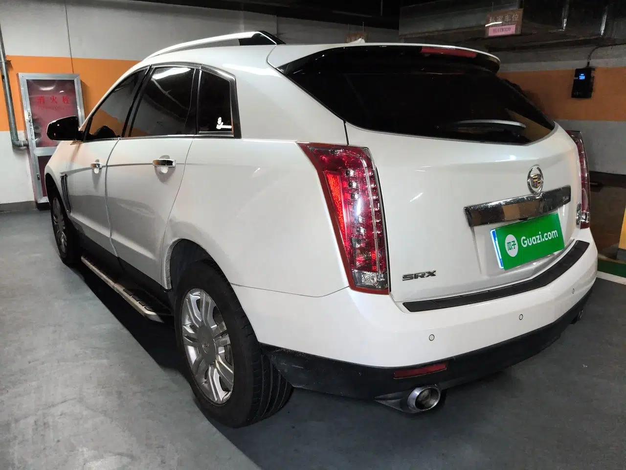 Cadillac SRX 2013 3.0L Elite Model — миниатюра 4