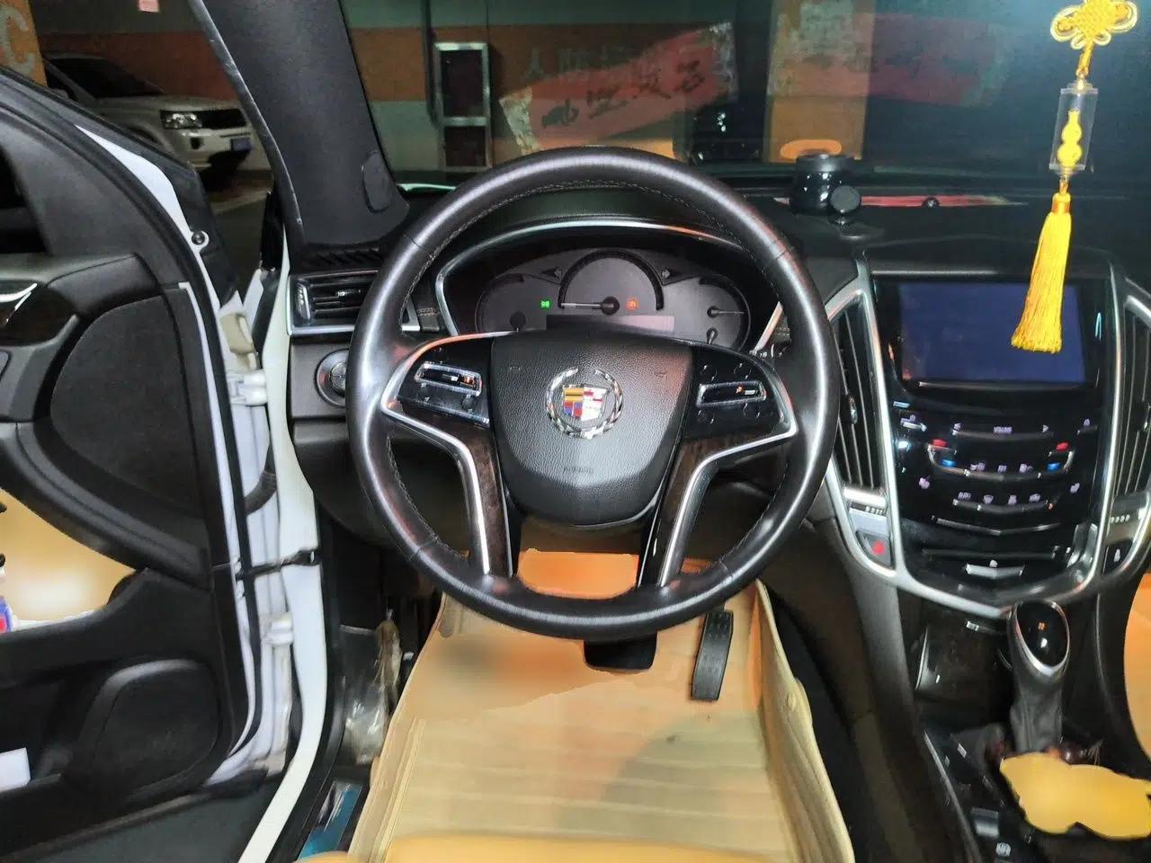 Cadillac SRX 2013 3.0L Elite Model — миниатюра 10