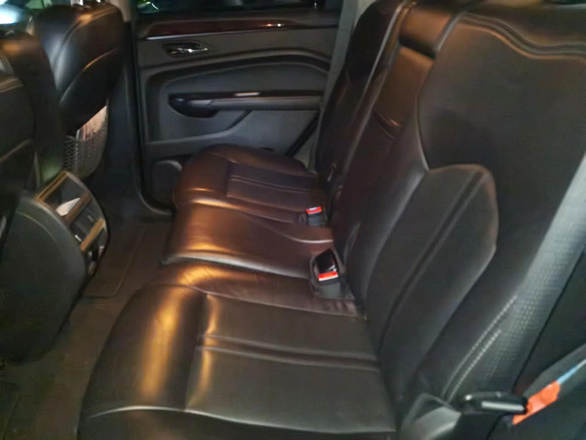 Cadillac SRX 2015 3.0L Elite Model — миниатюра 17