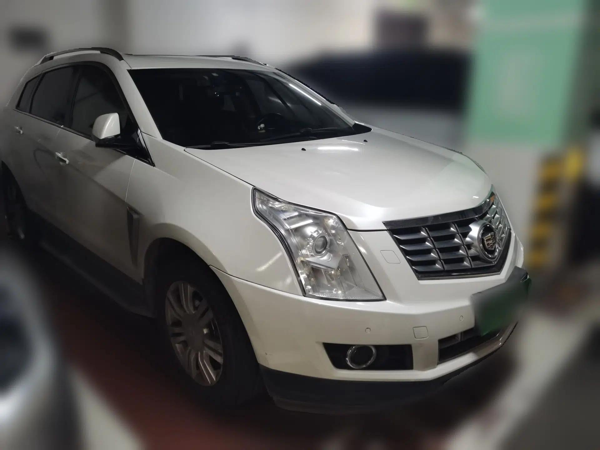 Cadillac SRX 2015 3.0L Elite Model — миниатюра 3