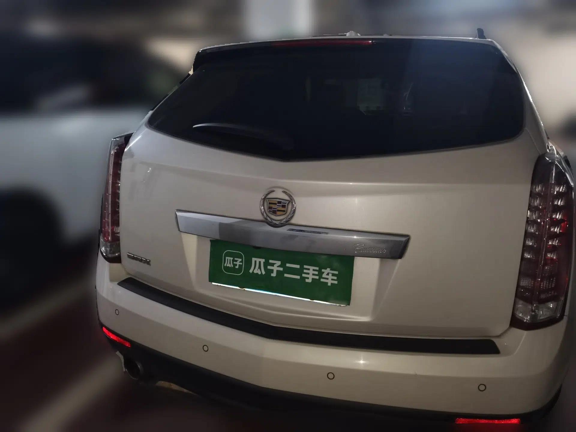 Cadillac SRX 2015 3.0L Elite Model — миниатюра 5