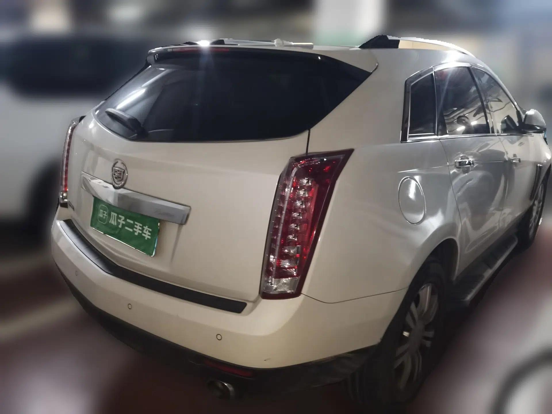Cadillac SRX 2015 3.0L Elite Model — миниатюра 6