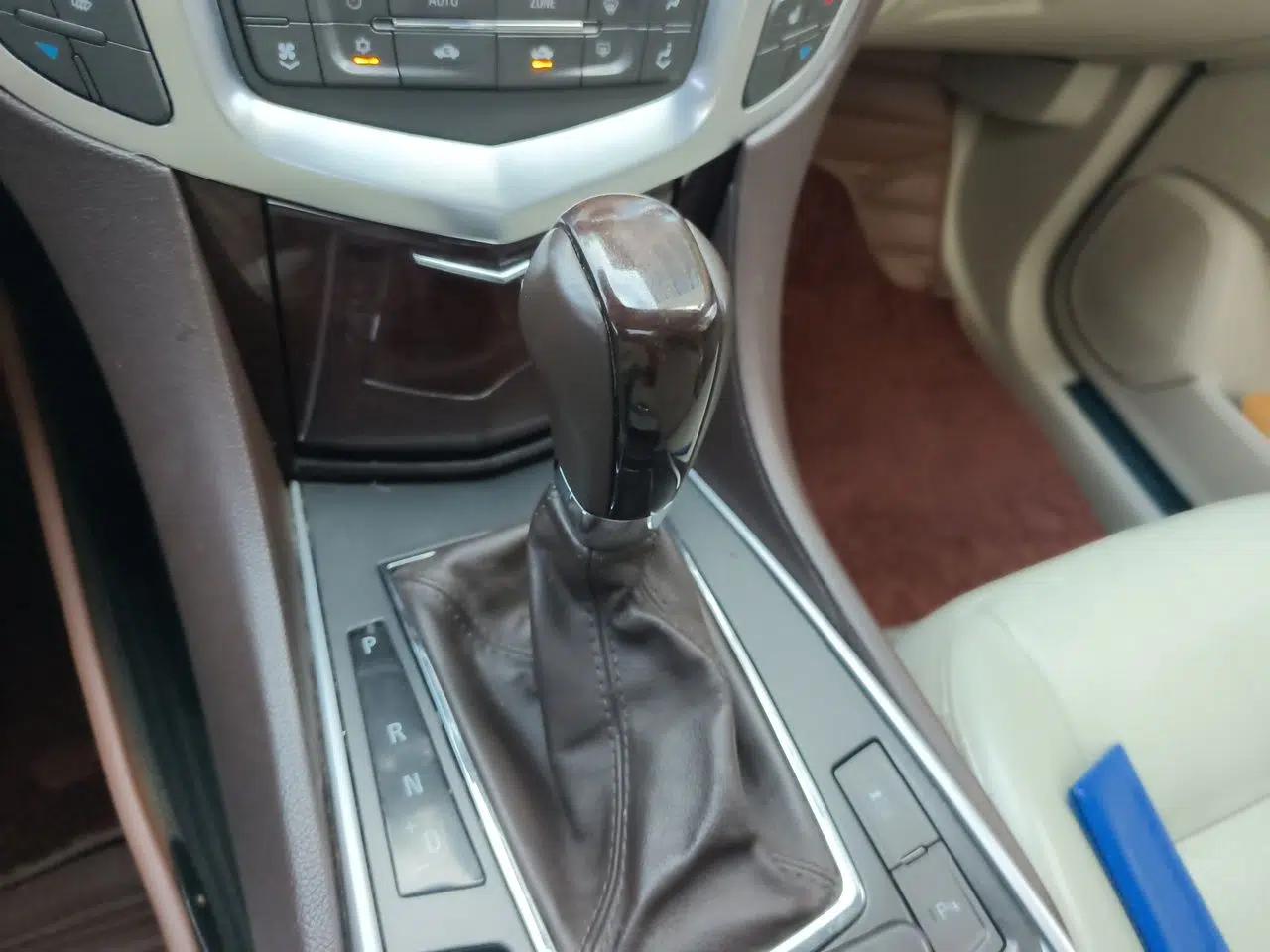 Cadillac SRX 2012 3.0L Leading Model — миниатюра 14