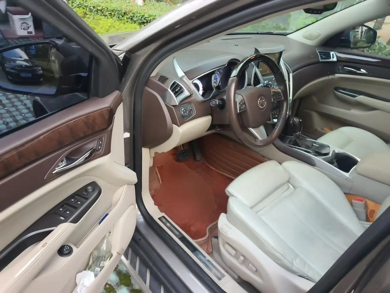 Cadillac SRX 2012 3.0L Leading Model — миниатюра 16
