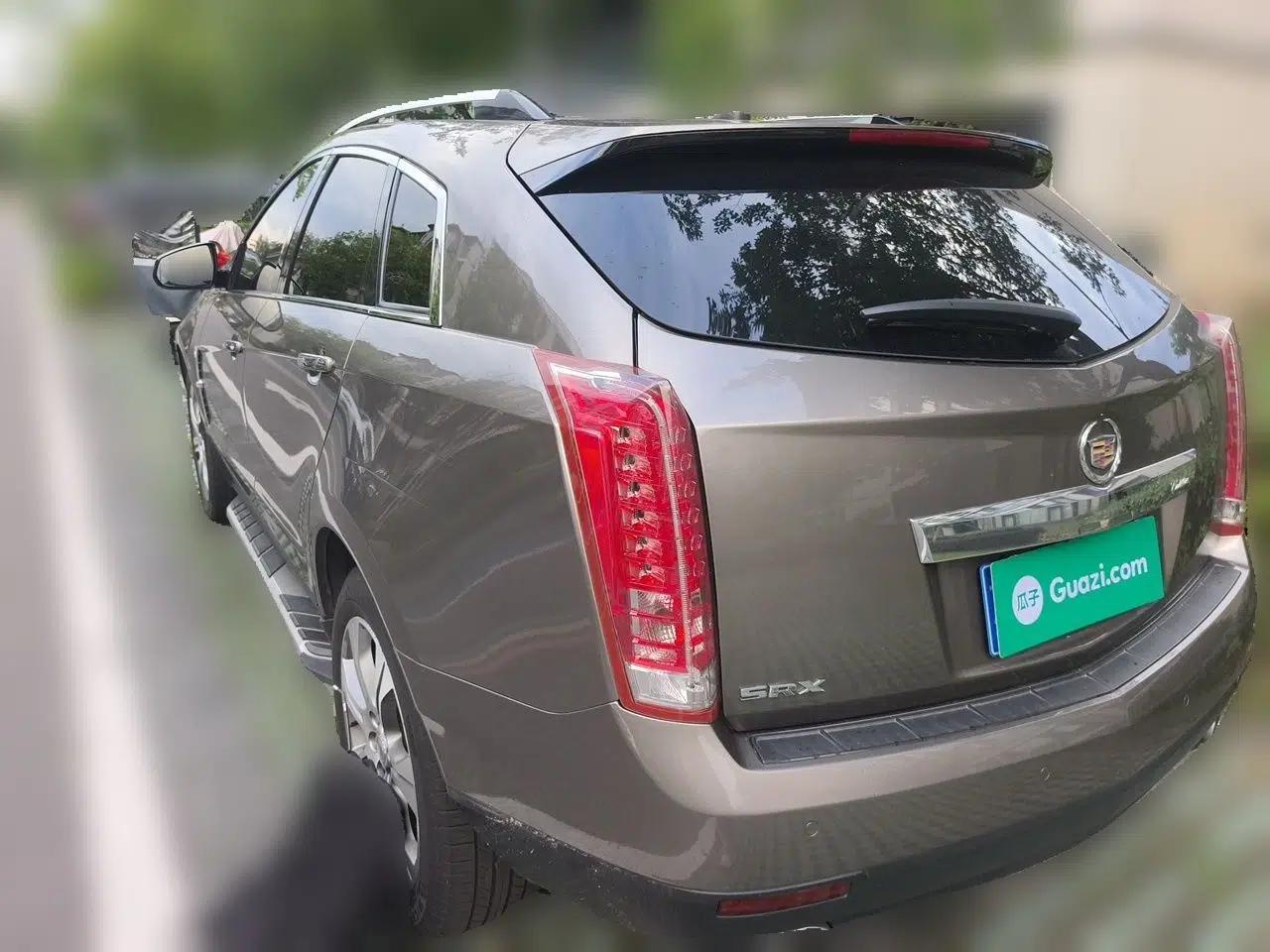 Cadillac SRX 2012 3.0L Leading Model — миниатюра 4
