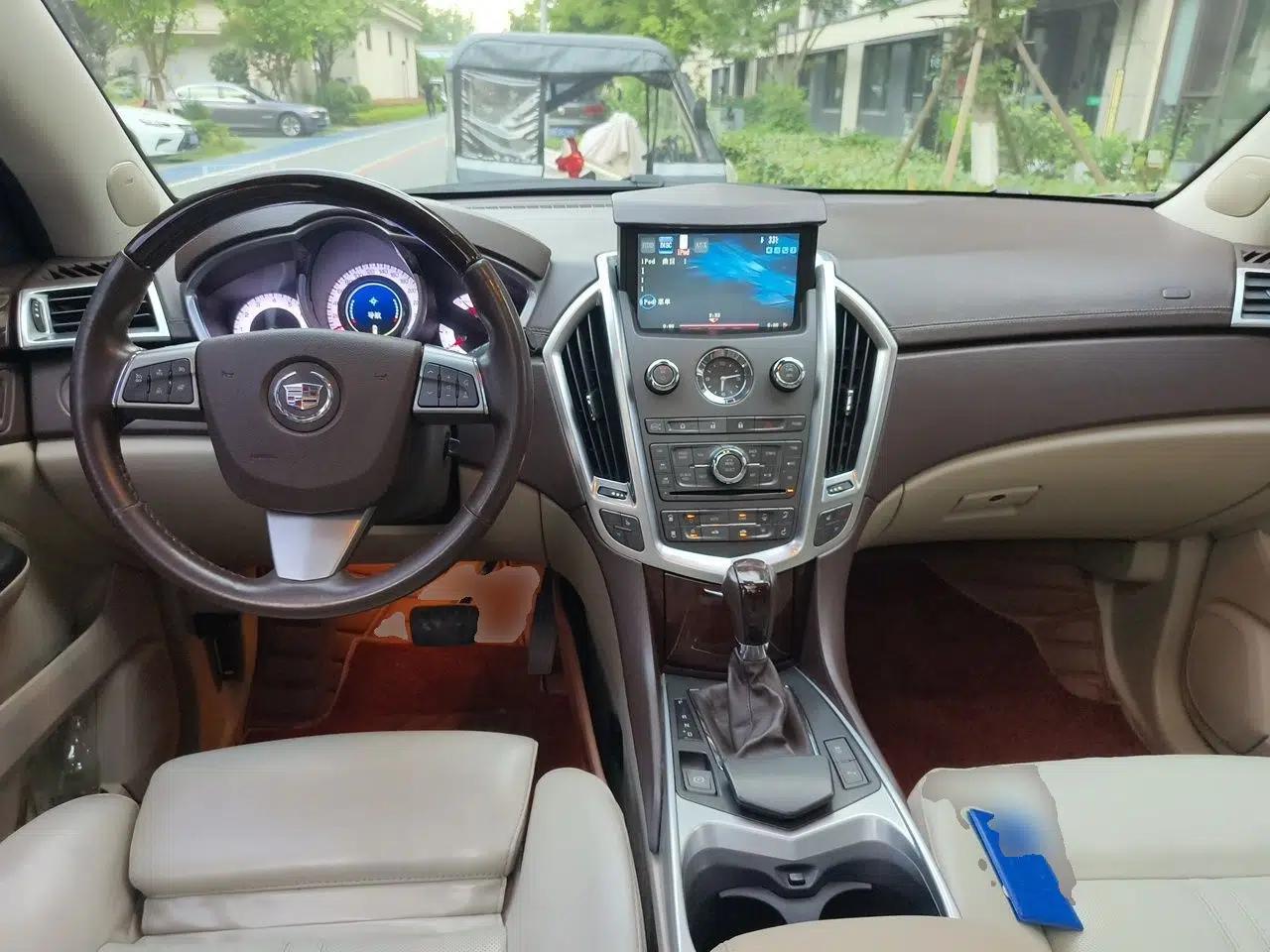 Cadillac SRX 2012 3.0L Leading Model — миниатюра 9