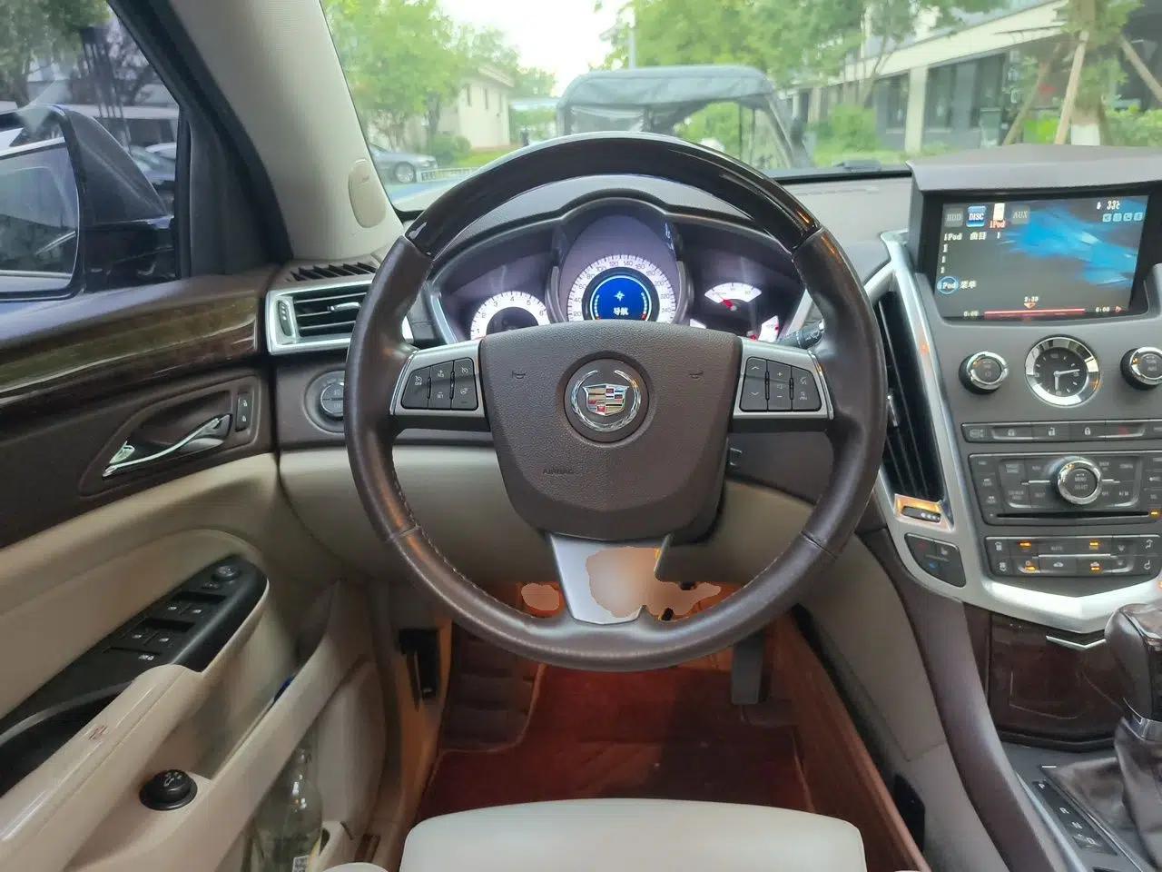Cadillac SRX 2012 3.0L Leading Model — миниатюра 10