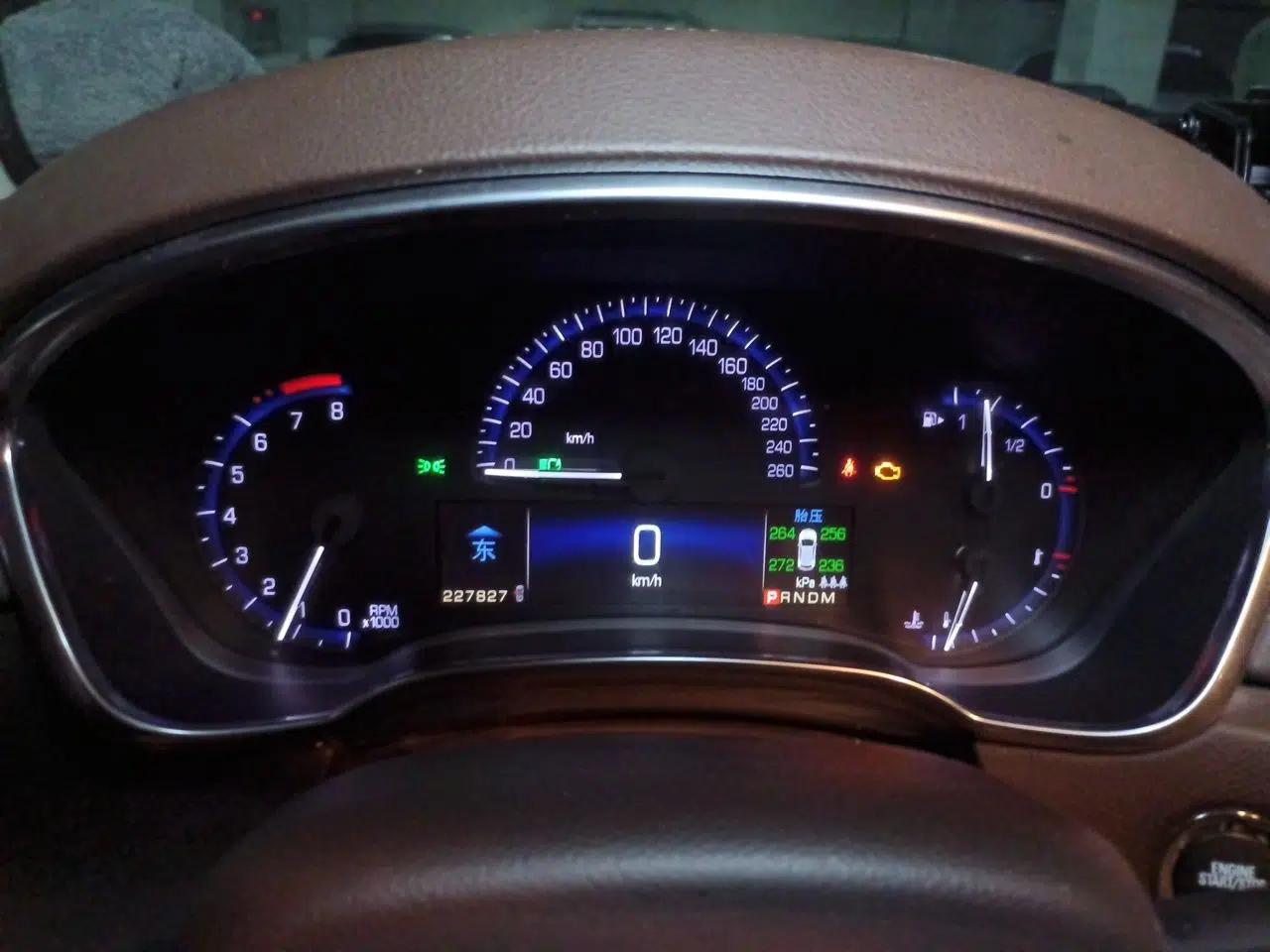 Cadillac SRX 2014 3.0L Flagship Model — миниатюра 11