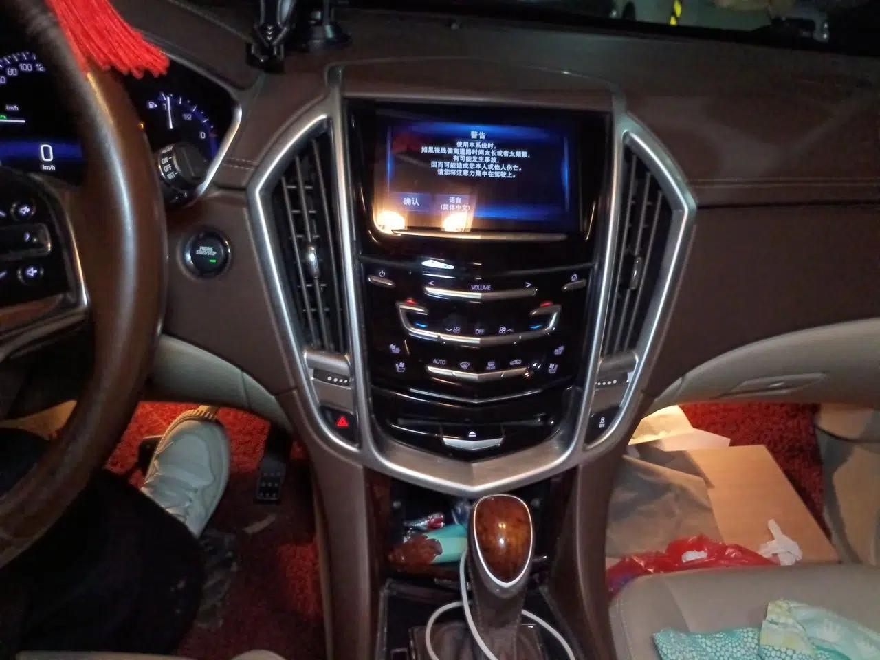 Cadillac SRX 2014 3.0L Flagship Model — миниатюра 13