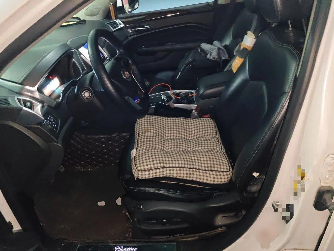 Cadillac SRX 2013 3.0L Elite Model — миниатюра 15