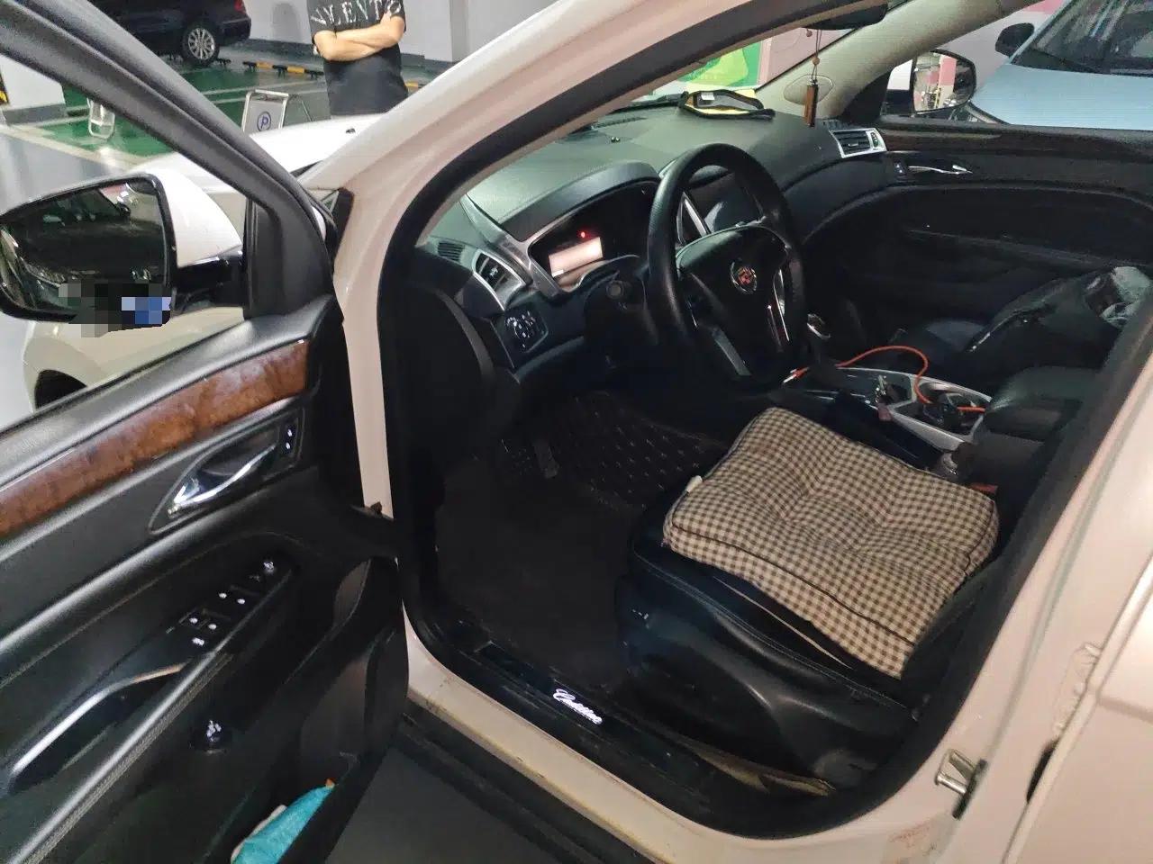 Cadillac SRX 2013 3.0L Elite Model — миниатюра 16