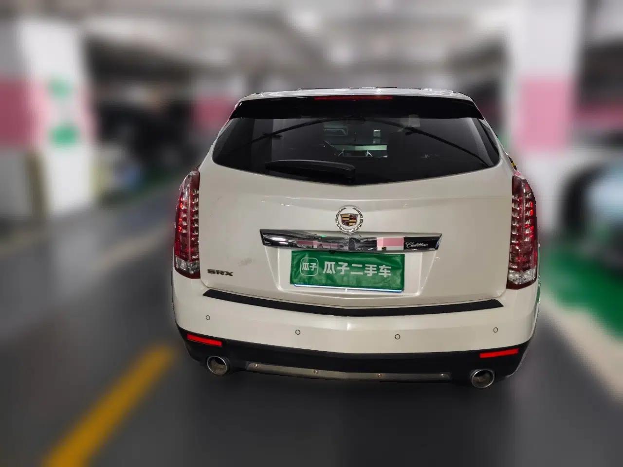 Cadillac SRX 2013 3.0L Elite Model — миниатюра 5