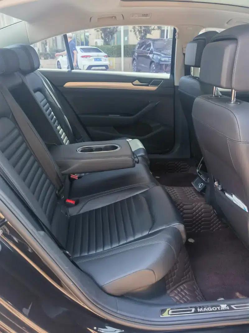 2018 Volkswagen Passat 330TSI DSG Leading Edition — миниатюра 12