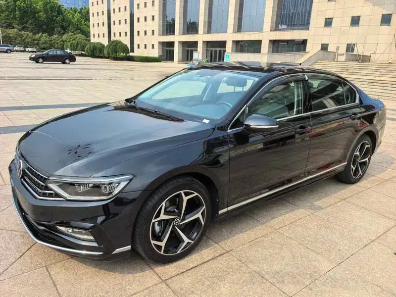 Volkswagen Magotan 2023 2 Millionth Unit Commemorative Edition 330TSI DSG Luxury — миниатюра 1