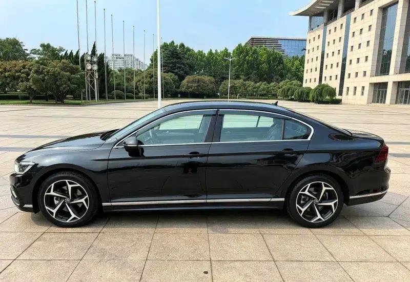 Volkswagen Magotan 2023 2 Millionth Unit Commemorative Edition 330TSI DSG Luxury — миниатюра 3