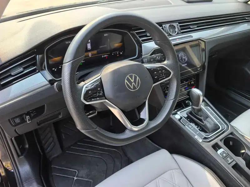 Volkswagen Magotan 2023 2 Millionth Unit Commemorative Edition 330TSI DSG Luxury — миниатюра 7