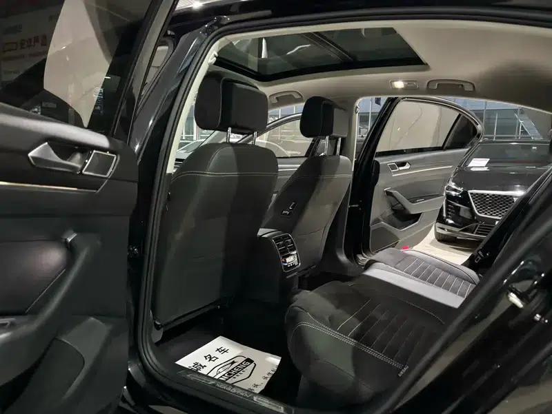 2020 Volkswagen Passat 330TSI DSG Luxury — миниатюра 13