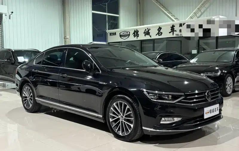2020 Volkswagen Passat 330TSI DSG Luxury — миниатюра 3