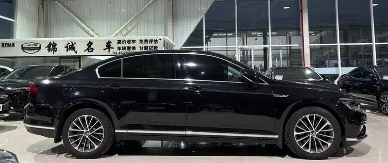 2020 Volkswagen Passat 330TSI DSG Luxury — миниатюра 7