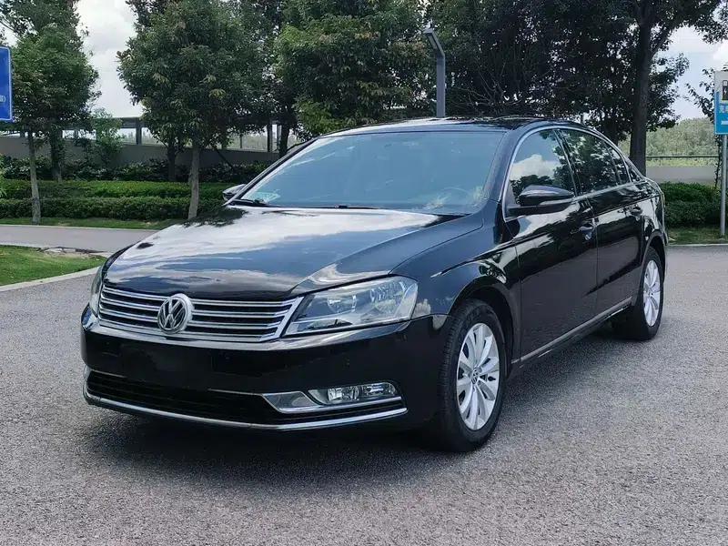 2015 Volkswagen Passat 1.8TSI Leading Edition — миниатюра 1