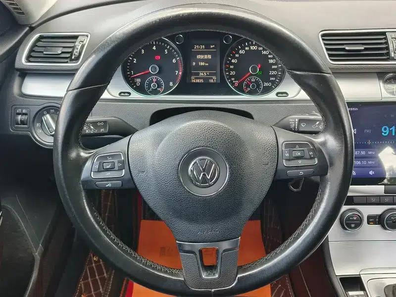 2015 Volkswagen Passat 1.8TSI Leading Edition — миниатюра 14