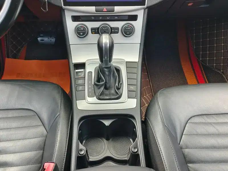 2015 Volkswagen Passat 1.8TSI Leading Edition — миниатюра 15