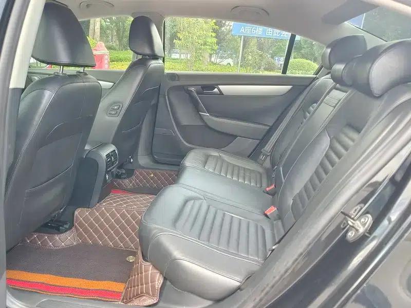 2015 Volkswagen Passat 1.8TSI Leading Edition — миниатюра 18